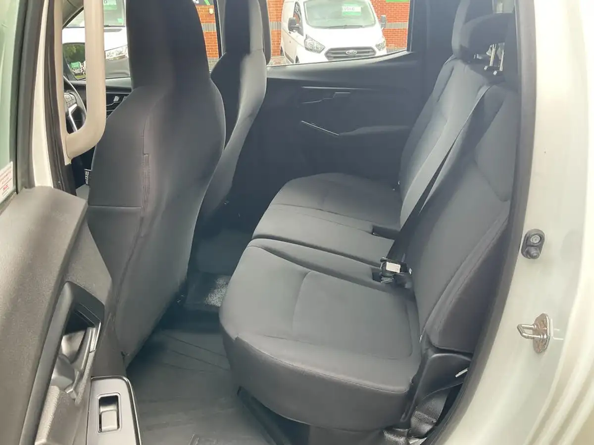 2021-isuzu-d-max-19td-utility-4x4-double-pickup-big-7