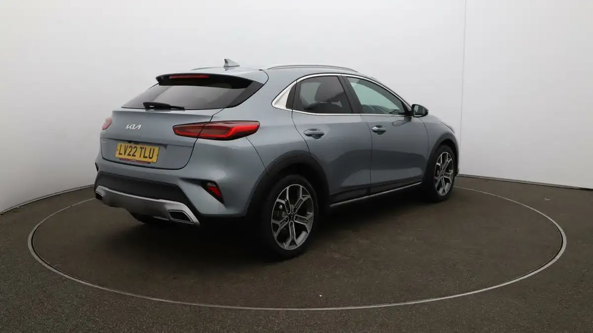 2022-kia-xceed-15-t-gdi-3-big-45