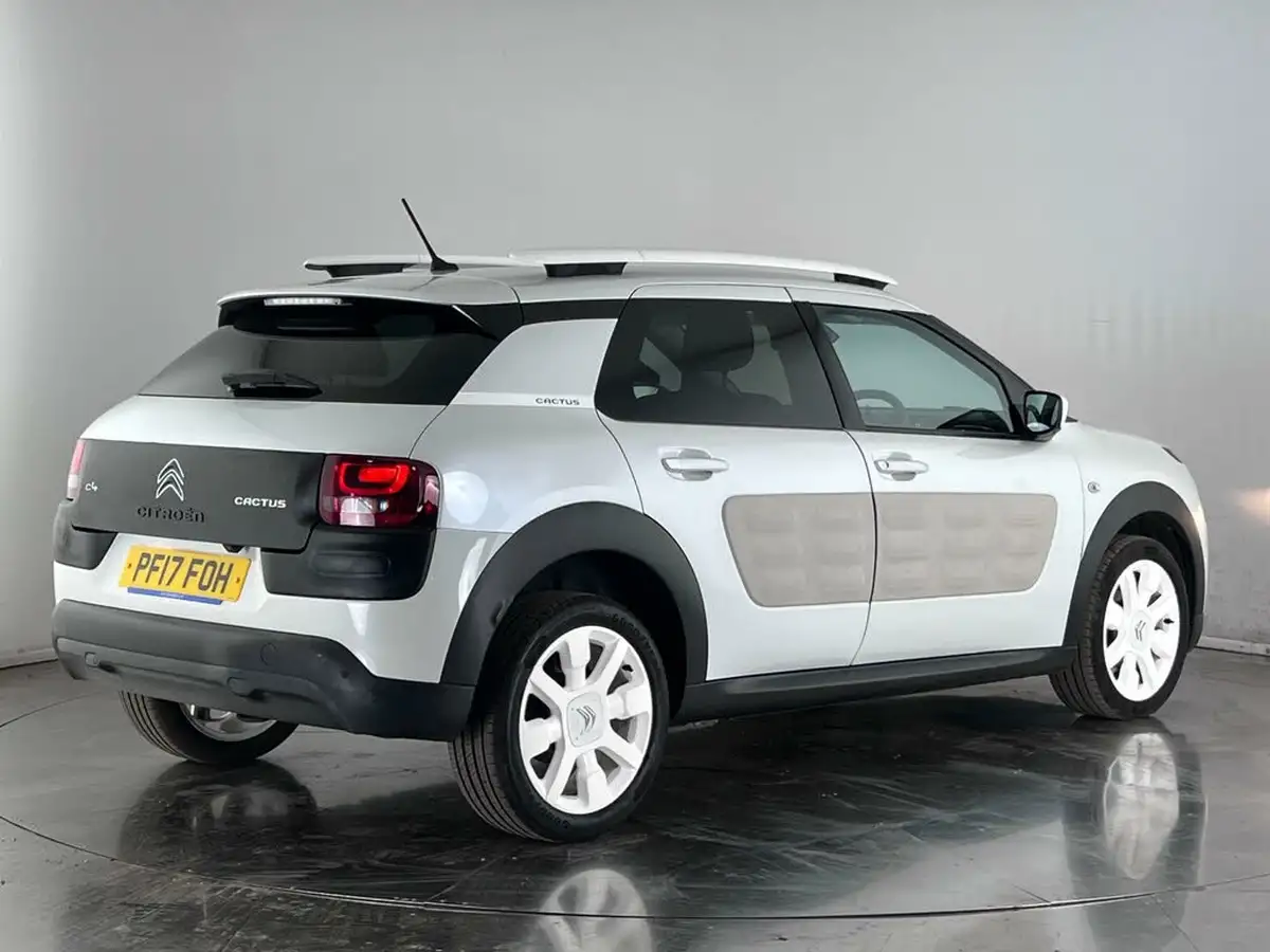 2017-citroen-c4-cactus-16bluehdi-w-big-3
