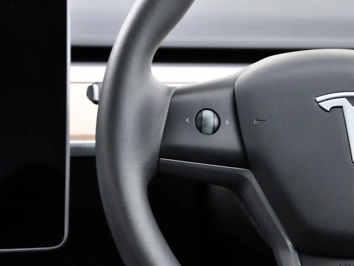 2020-tesla-model-3-e-long-range-big-76