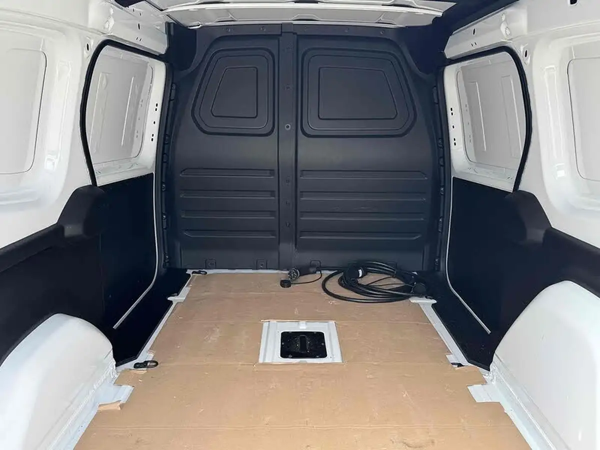 2023-renault-kangoo-e-ll21-e-tech-start-rc-crewcab-big-10
