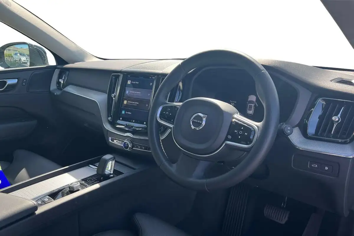 2024-volvo-xc60-20-b5-plus-big-9
