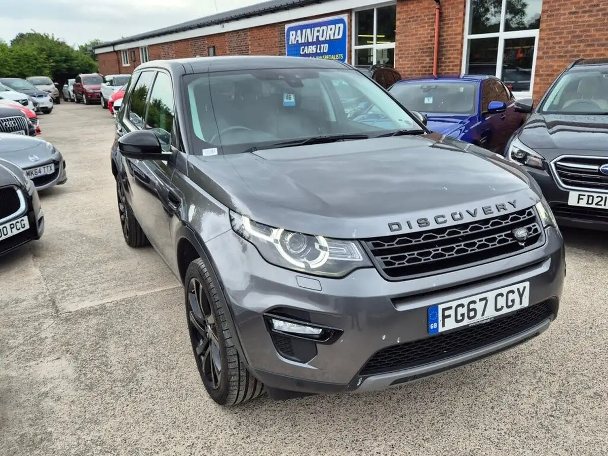 2017-land-rover-discovery-sport-20sd4-hse-black-big-1