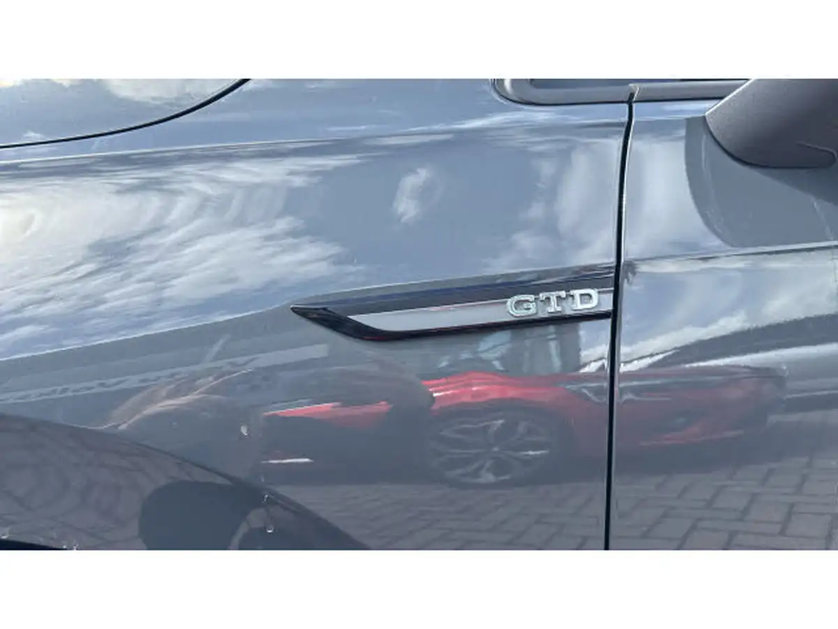2022-volkswagen-golf-20tdi-gtd-big-40