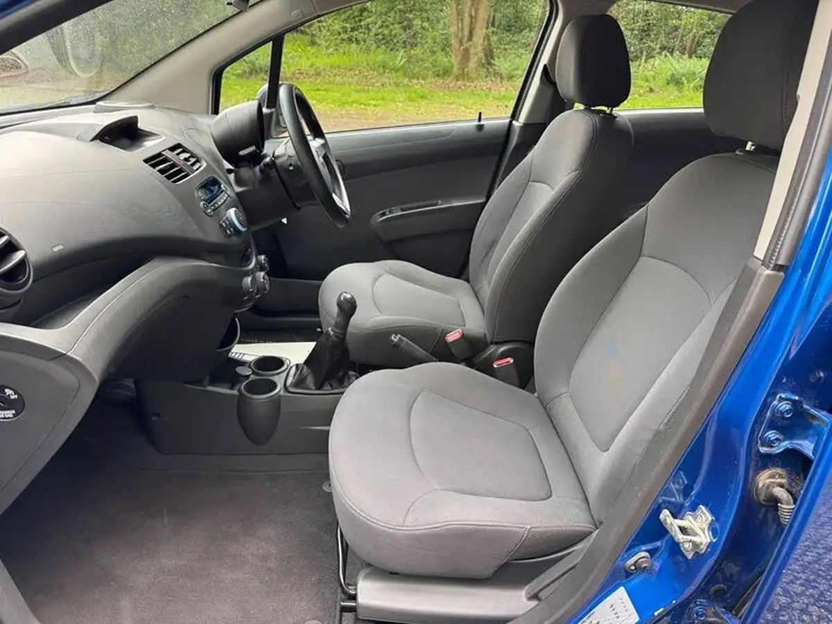 2011-chevrolet-spark-10-big-15