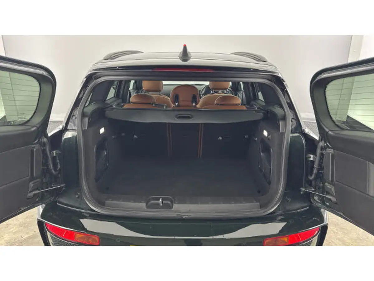 2022-mini-clubman-20-john-cooper-works-premium-plus-big-12
