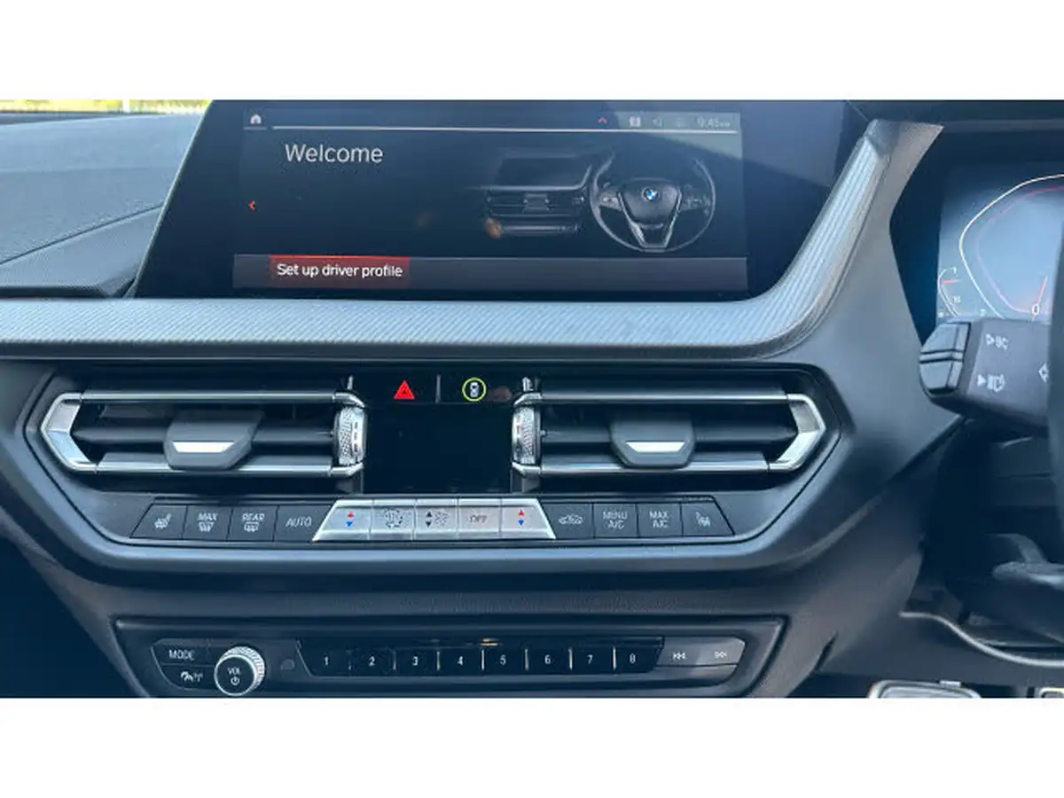 2023-bmw-1-series-15-118i-m-sport-lcp-dct-big-7