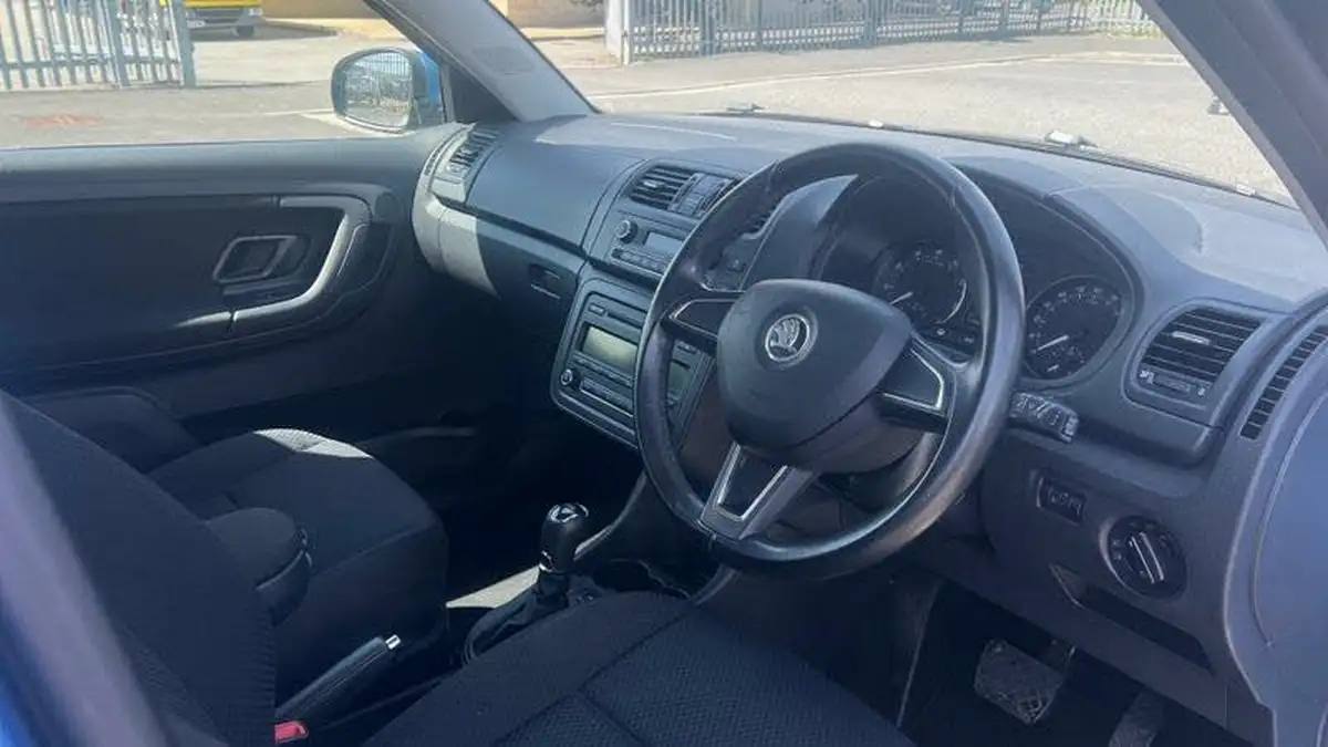 2014-skoda-fabia-12-elegance-hatchback-dsg-big-5