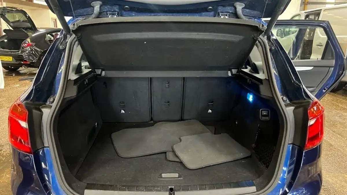 2017-bmw-2-series-20-220i-se-big-9