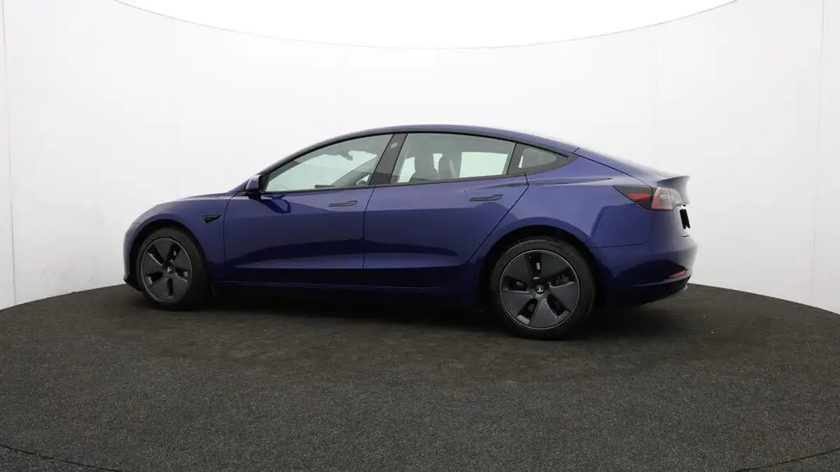 2022-tesla-model-3-e-rwd-big-73