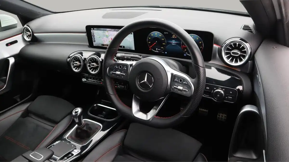 2019-mercedes-benz-a-class-13-a200-amg-line-premium-hatchback-5d-big-9