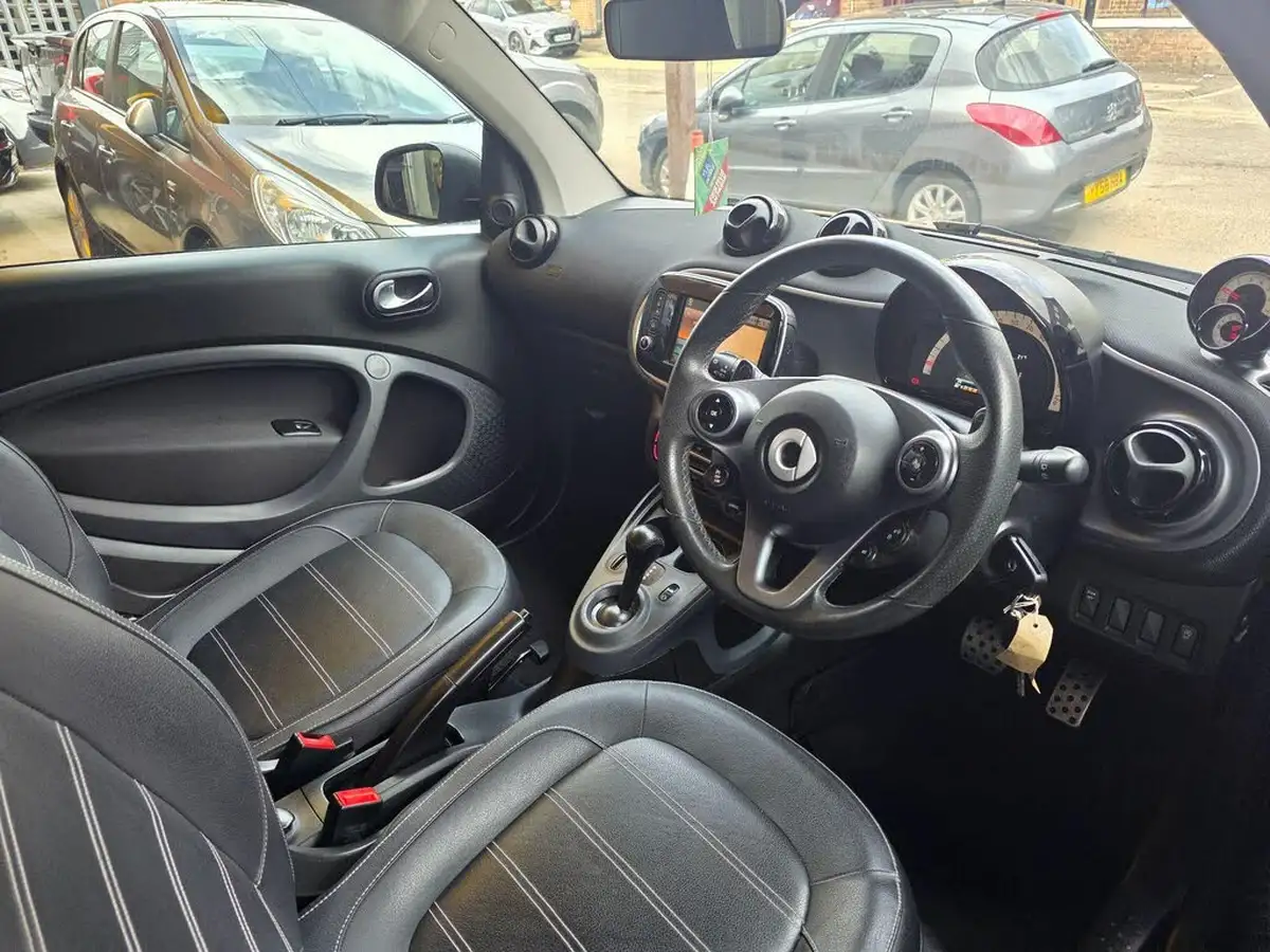 2017-smart-fortwo-09-prime-sport-90bhp-premiumss-coupe-twinamic-big-19