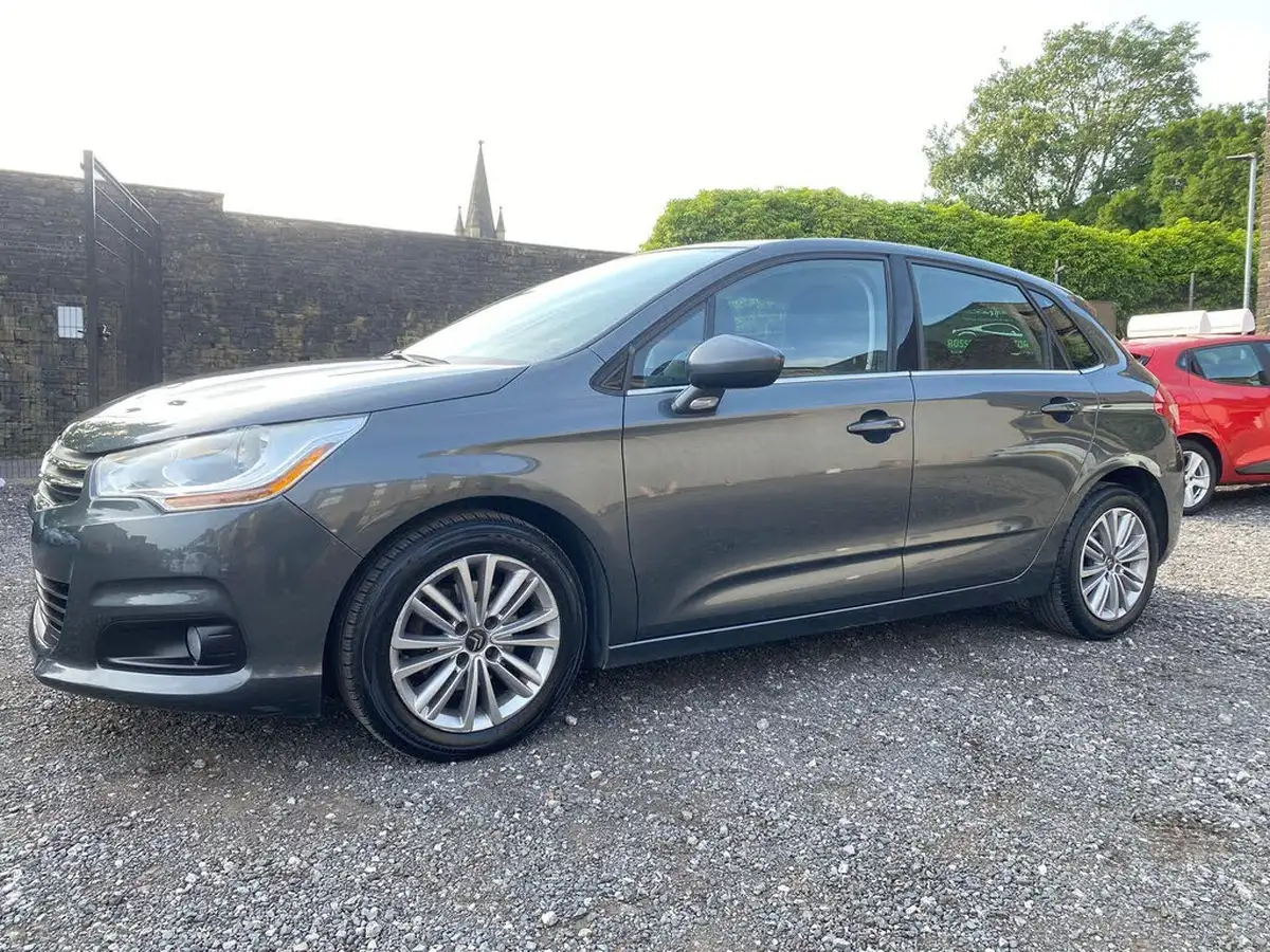 2013-citroen-c4-16-vtr-big-3