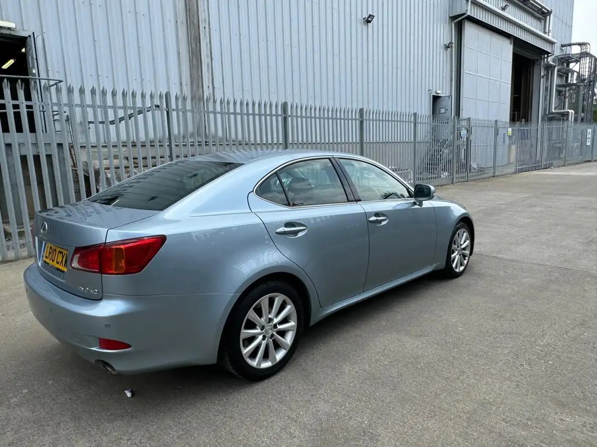2010-lexus-is-250-25-se-i-dab-saloon-4d-auto-big-10