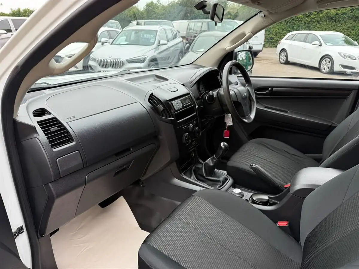 2019-isuzu-d-max-19td-workman-big-9