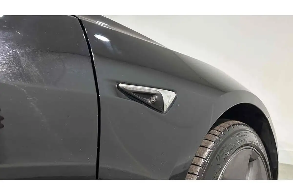 2020-tesla-model-3-e-long-range-big-17