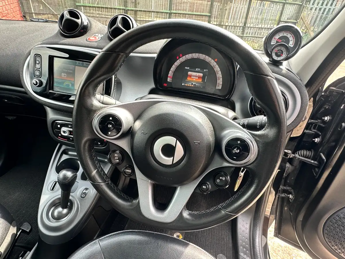 2018-smart-forfour-10-prime-premium-twinamic-big-16