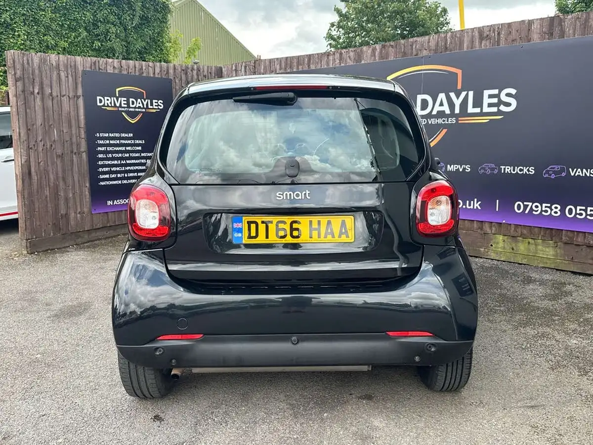 2017-smart-fortwo-10-prime-71bhp-premiumss-coupe-twinamic-big-10