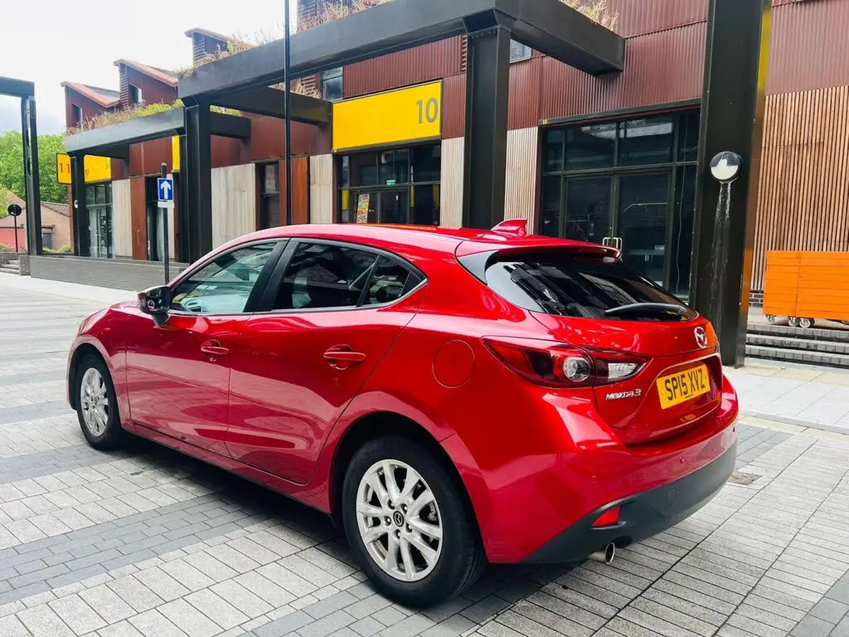 2015-mazda-mazda3-20-se-l-nav-hatchback-5d-big-5