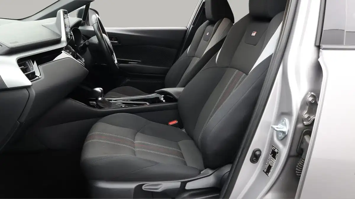 2022-toyota-c-hr-18-vvt-i-gr-sport-big-14