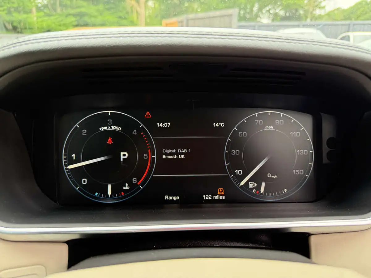 2015-land-rover-range-rover-30tdv6-vogue-big-70