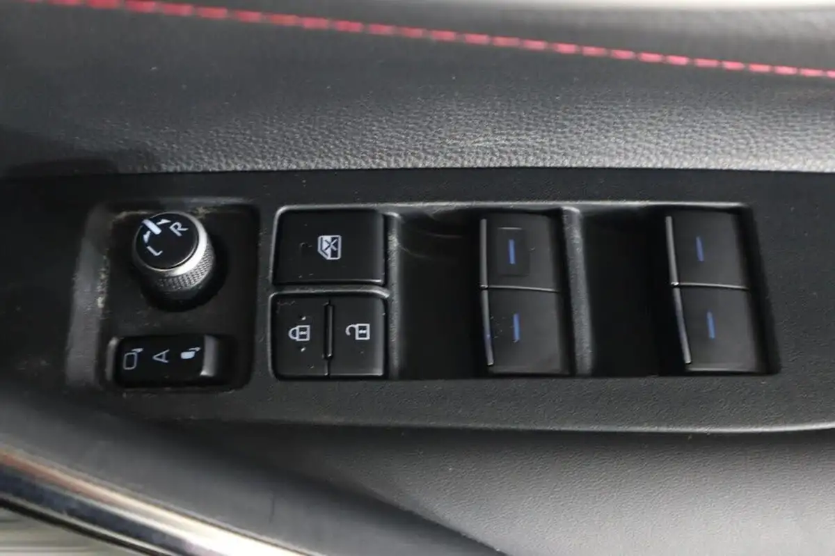 2021-toyota-corolla-18-vvt-i-excel-trk-touring-sports-big-24