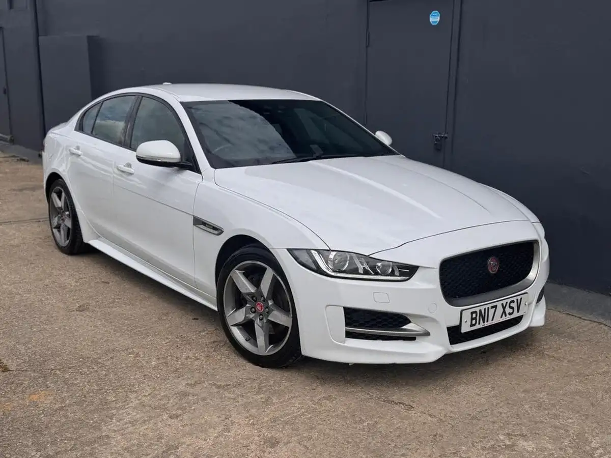 2017-jaguar-xe-20d-r-sport-180ps-1999cc-big-0