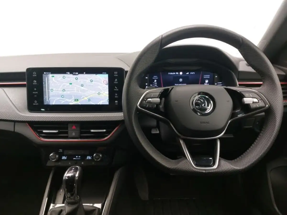 2024-skoda-kamiq-10-tsi-monte-carlo-116ps-dsg-big-6