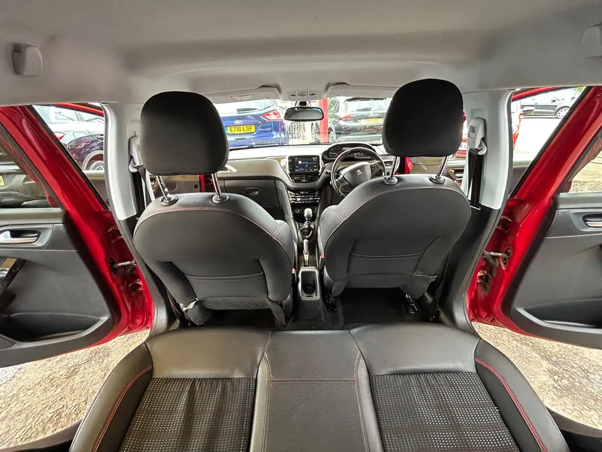 2017-peugeot-208-16bluehdi-gt-line-120bhp-ss-5d-big-15
