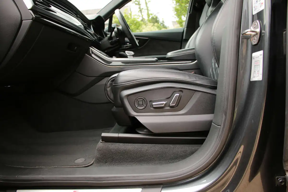 2022-audi-sq7-40-tfsi-black-edition-big-43