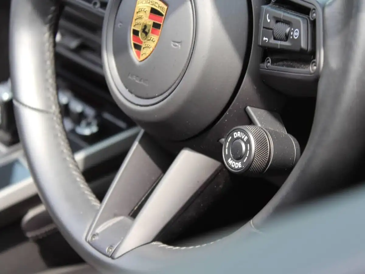 2021-porsche-911-30-targa-4-big-7