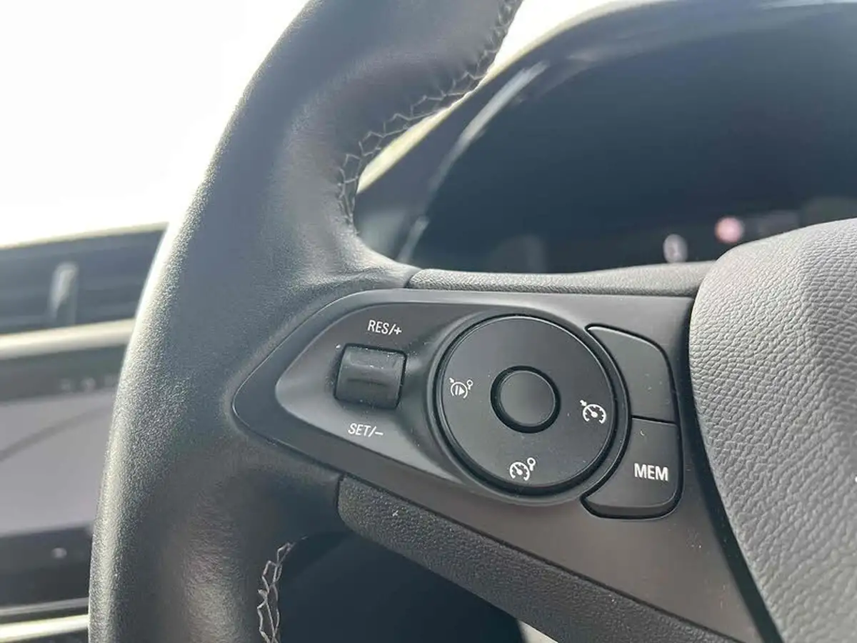 2020-vauxhall-corsa-e-se-nav-74kw-big-28