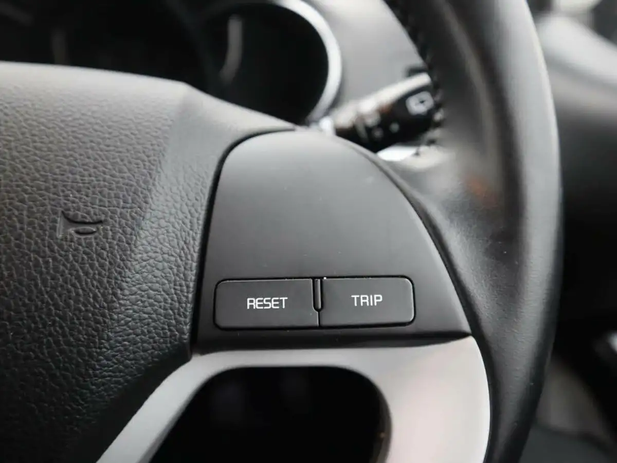 2016-kia-picanto-10-se-big-30