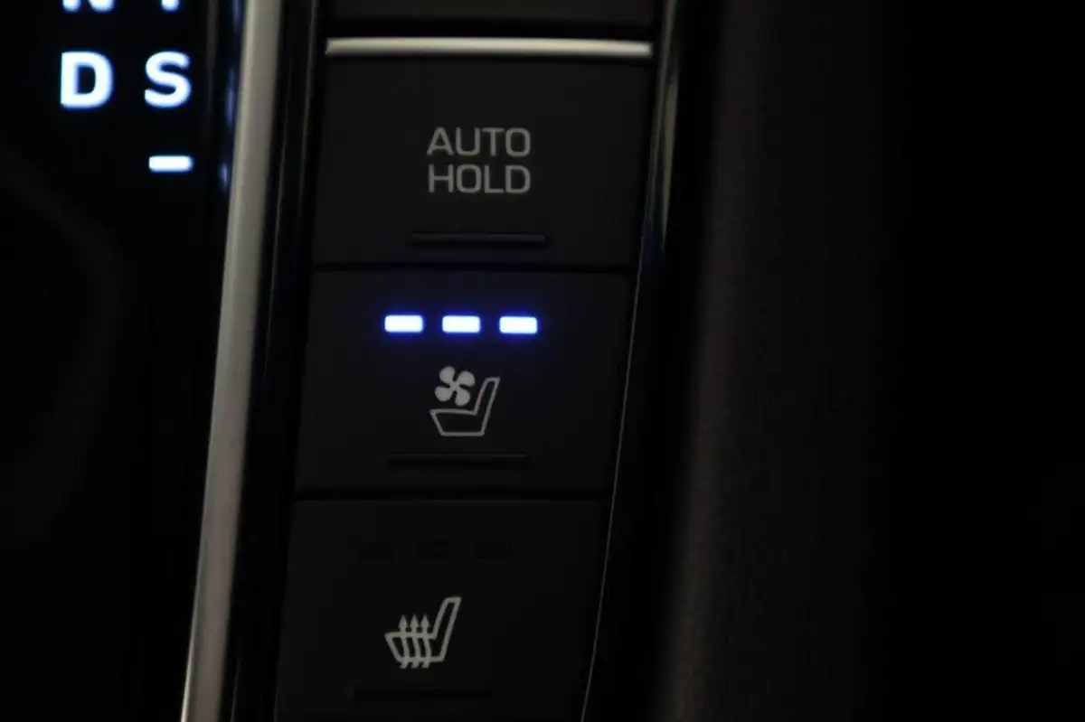 2021-hyundai-ioniq-16-gdi-premium-se-hybrid-big-21