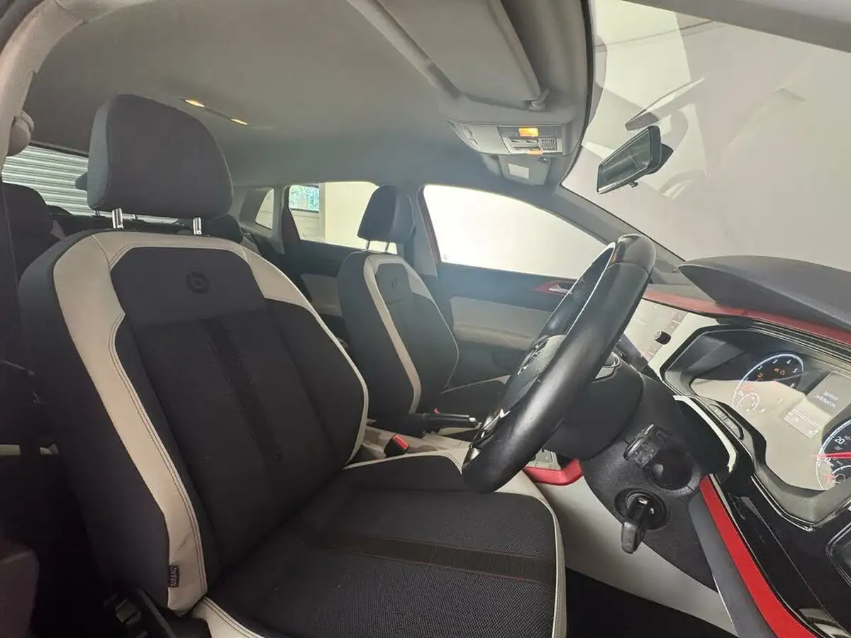 2020-volkswagen-polo-10-beats-80ps-big-9