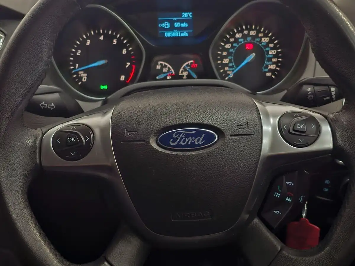 2012-ford-focus-10-zetec-125ps-hatchback-big-72
