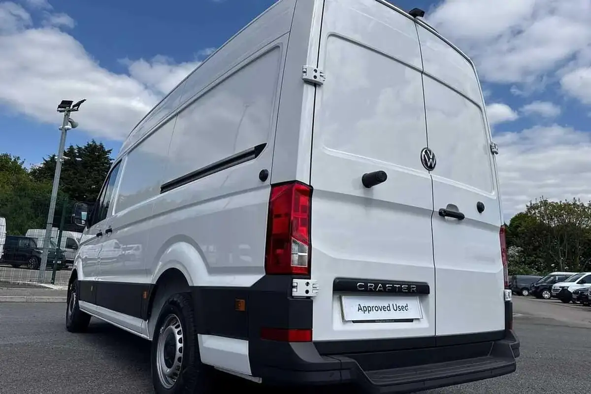 2024-volkswagen-crafter-20tdi-cr35-mwb-commerce-plus-140pseu6d-big-14