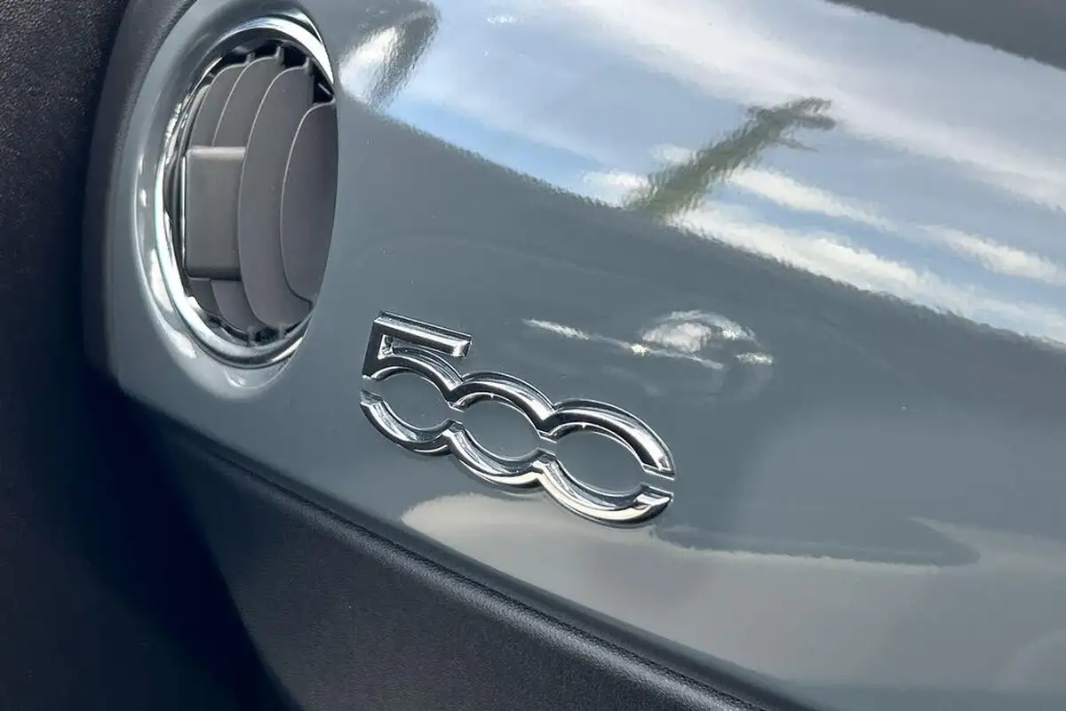 2022-fiat-500-10-dolcevita-big-20