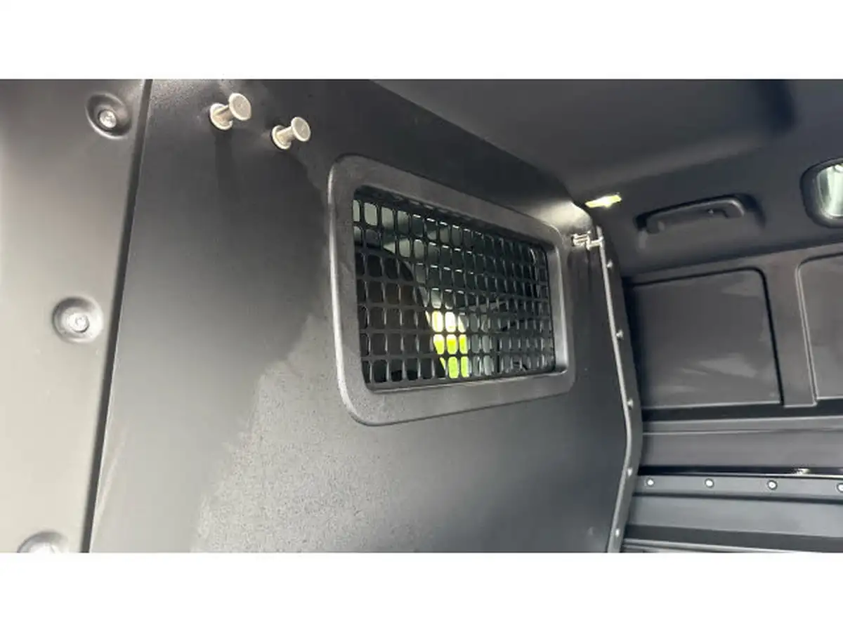 2024-land-rover-110-defender-30-d300-hard-top-x-dynamic-hse-110-big-17