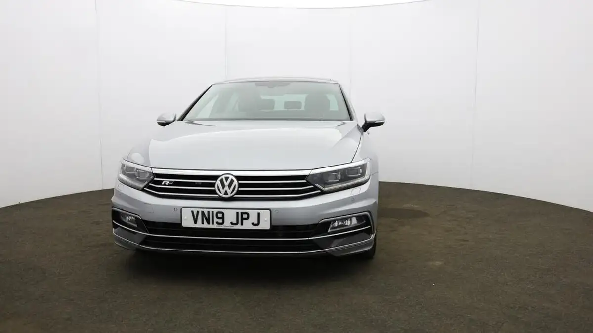 2019-volkswagen-passat-20tdi-r-line-150ps-scr-saloon-4d-big-31