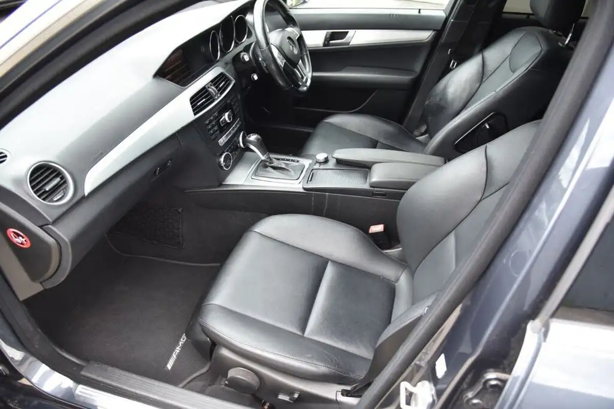 2013-mercedes-benz-c-class-21cdi-c220-cdi-amg-sport-saloon-4d-7g-tronic-plus-big-22