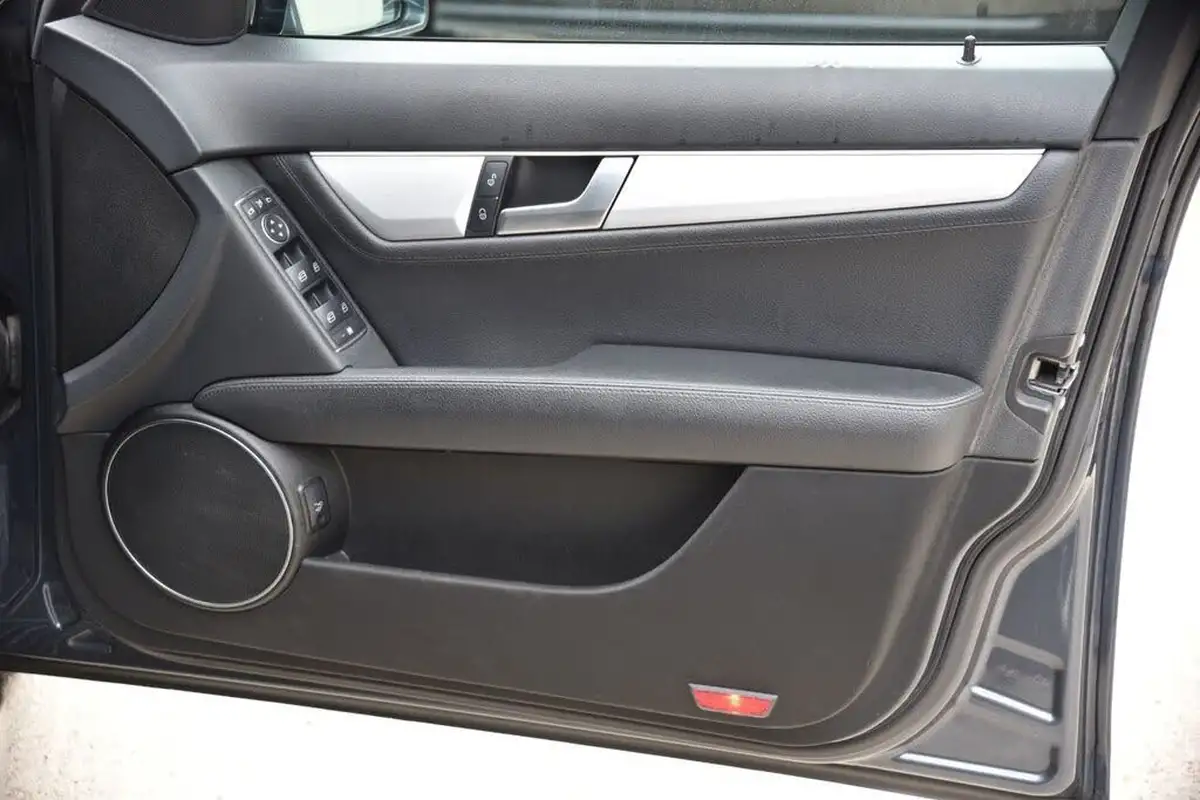 2013-mercedes-benz-c-class-21cdi-c220-cdi-amg-sport-saloon-4d-7g-tronic-plus-big-46