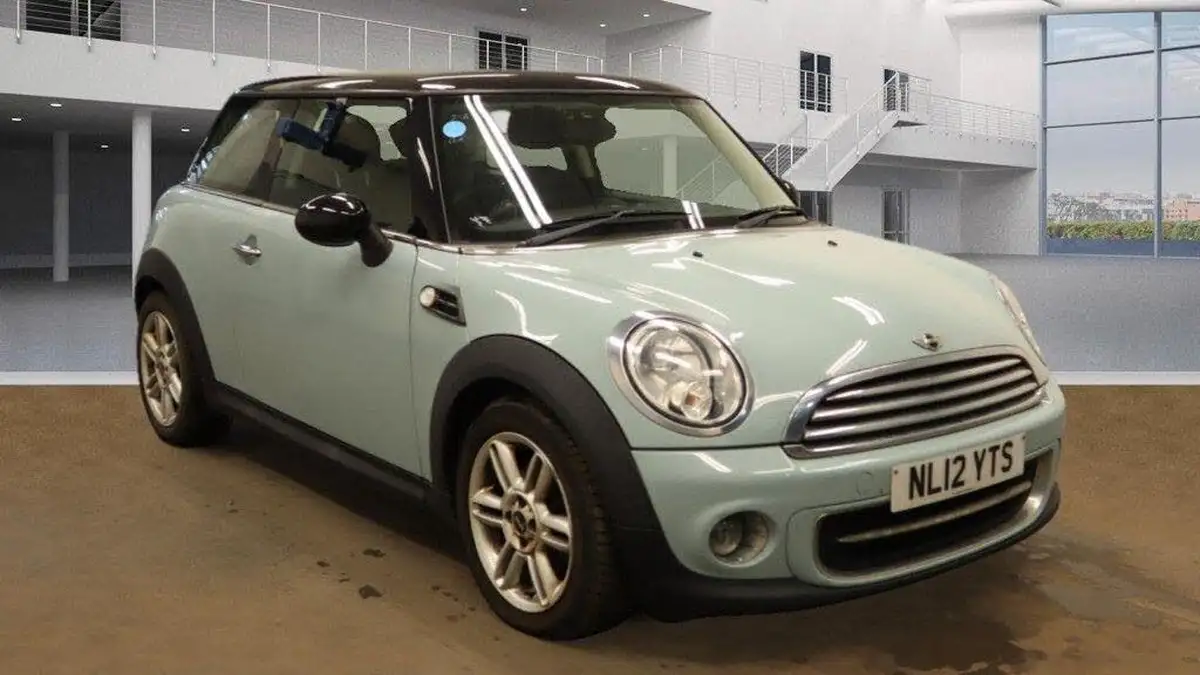2012-mini-cooper-16-cooper-122bhp-hatchback-3d-big-0
