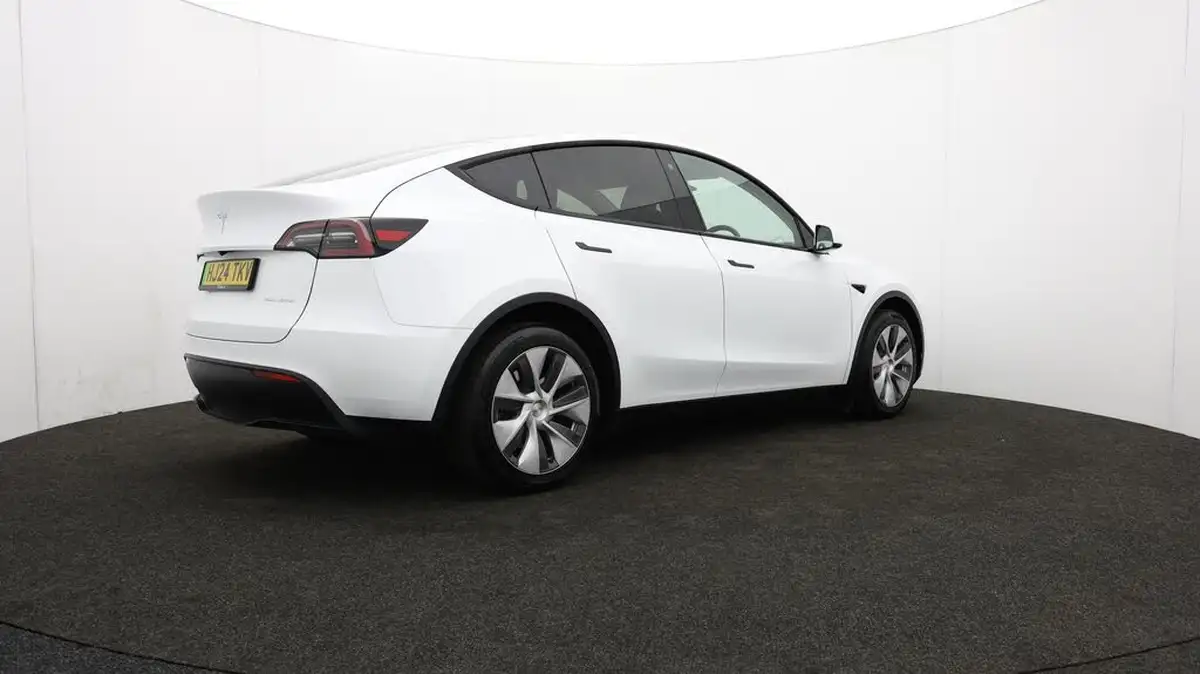 2024-tesla-model-y-e-long-range-306bhp-awd-big-28