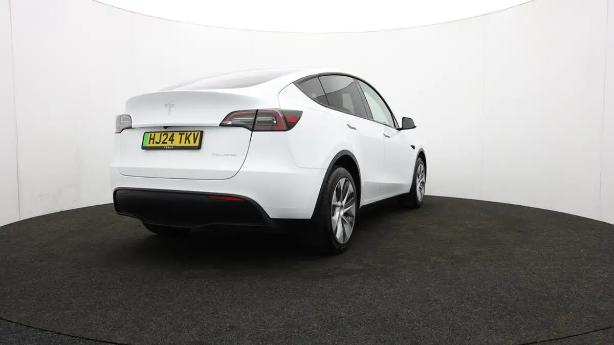 2024-tesla-model-y-e-long-range-306bhp-awd-big-76