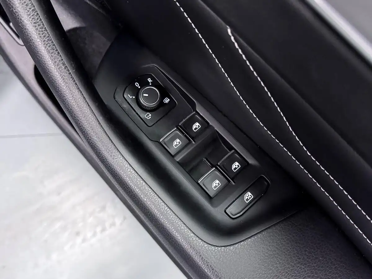 2021-volkswagen-passat-14-tsi-gte-estate-5d-big-20