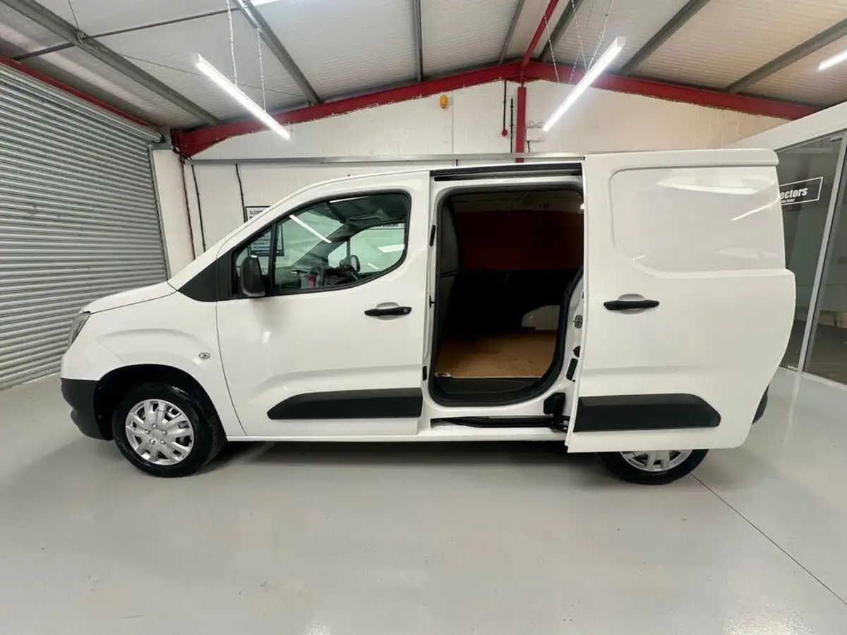 2019-vauxhall-combo-15cdti-edition-2000-75pseu6d-t-panel-big-2