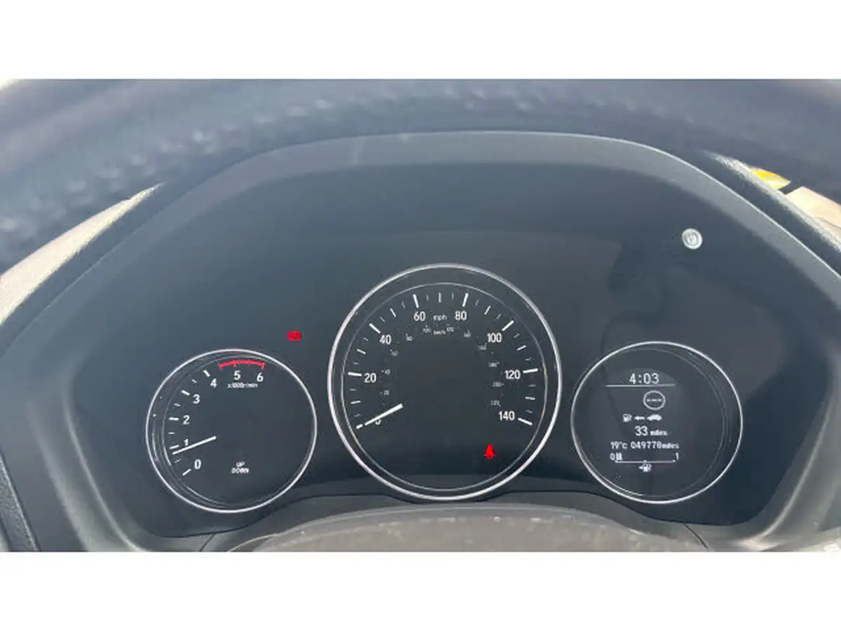 2015-honda-hr-v-16-i-dtec-se-navi-big-10