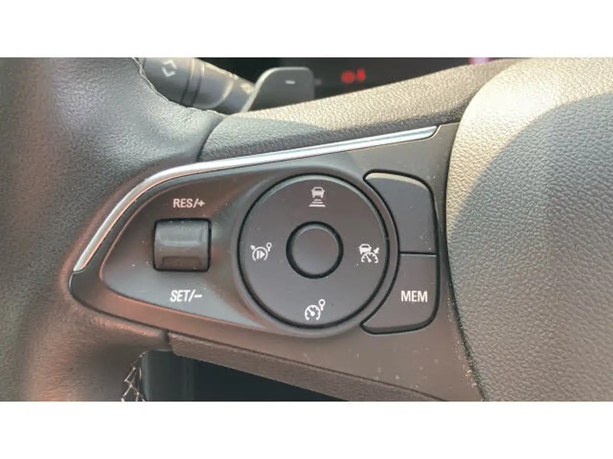 2022-vauxhall-grandland-12-ultimate-auto-big-23