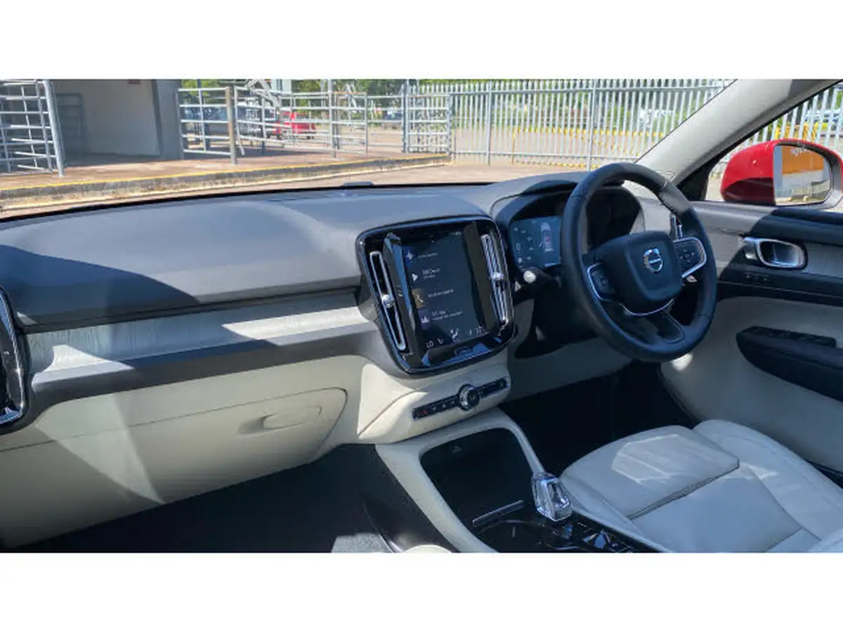 2022-volvo-xc40-15-t5-inscription-pro-big-3